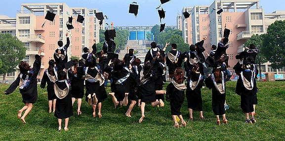 畢業季畢業照論文投稿